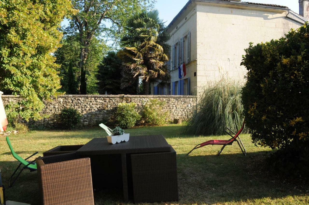 Les Demeures De La Laigne Bed & Breakfast Allas-Bocage Dış mekan fotoğraf