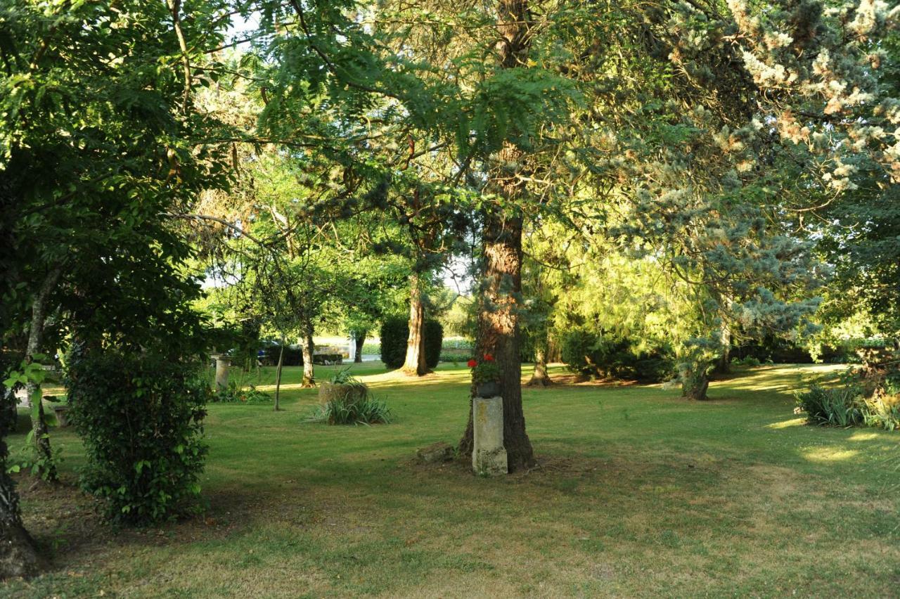 Les Demeures De La Laigne Bed & Breakfast Allas-Bocage Dış mekan fotoğraf